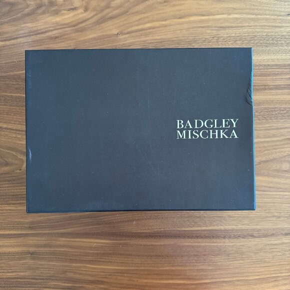 Badgley Mischka 'Melaney II' Wedge silver Sandal - Size 8.5 - Picture 9 of 10